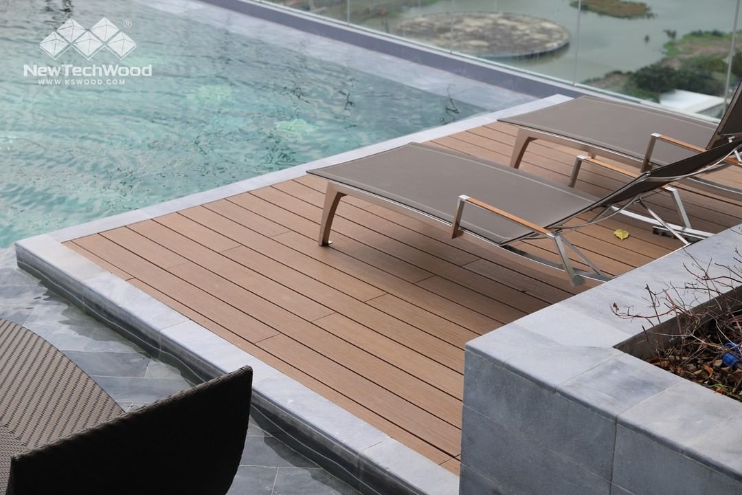 patio piscine en panneau bois résistant à l'eau newtechwood canada composite