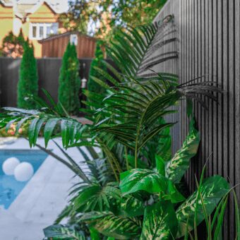 UH61 – Norwegian Siding – Hawaiian Charcoal